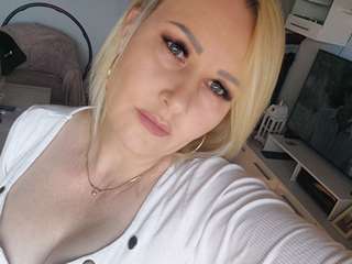 EMILLYLOVE amateur webcam photo