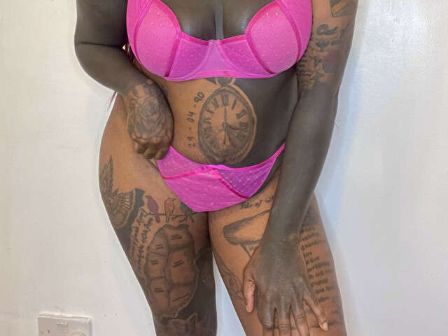 TATTEDEBONY free hard sexy photo