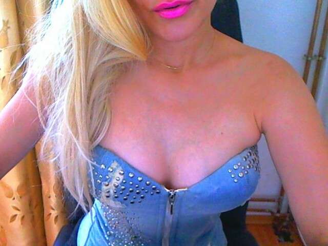 CLASSICLADY free sexy photo
