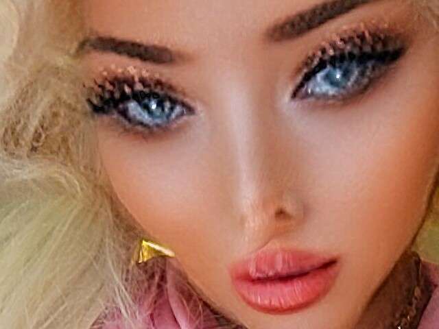 BIMBOBARBIE free sexy photo