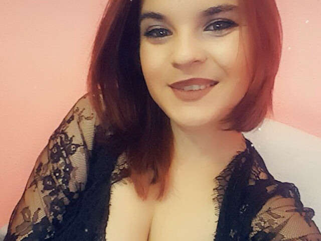 ELLAMILANO free sexy photo