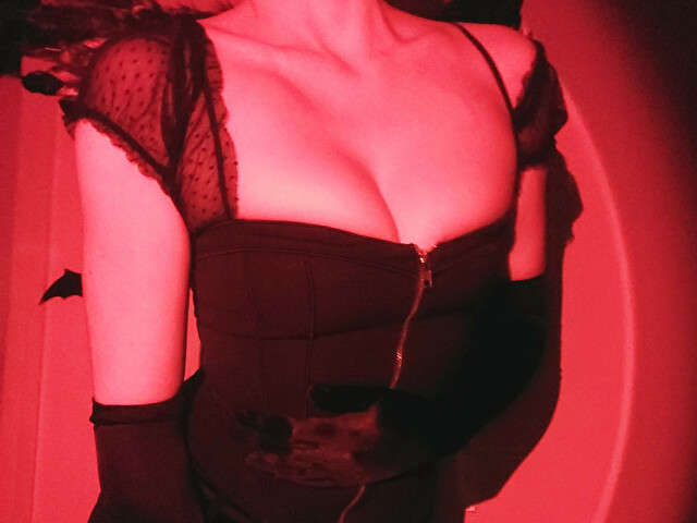 FABIENNE free sexy photo