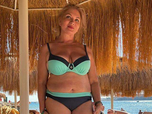 HORNYSTEPMOM free hard sexy photo