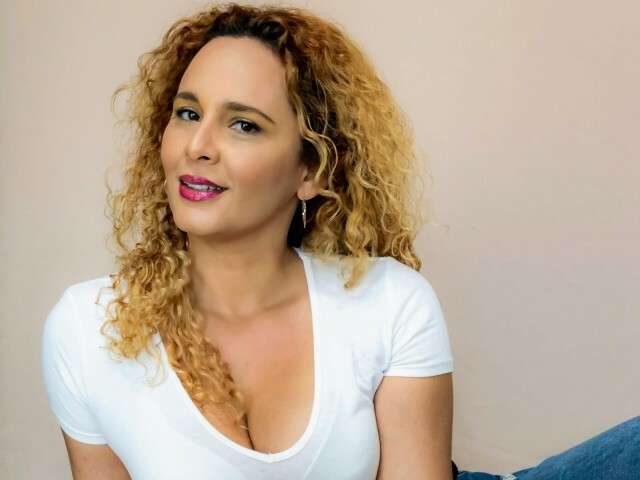 SHAKIRITA free sexy photo