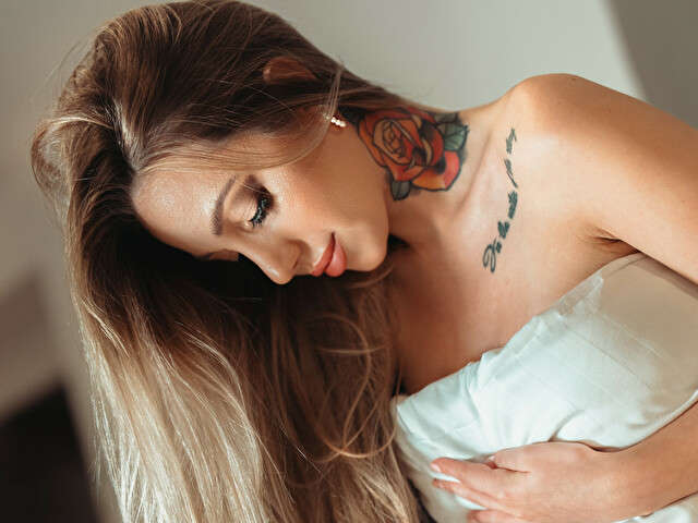 CORALIESEXY free hard sexy photo