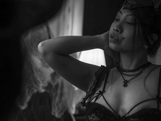 ELYAQUIN free sexy photo