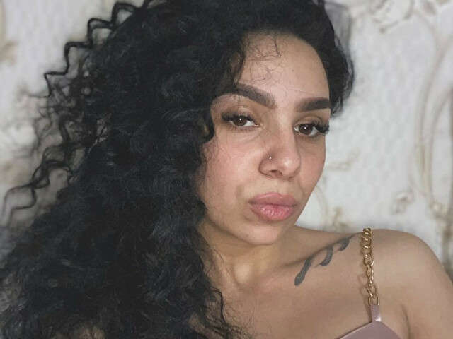 CRAZYBETTY20 free sexy photo