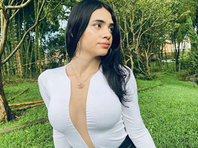 SARAHH free sexy photo