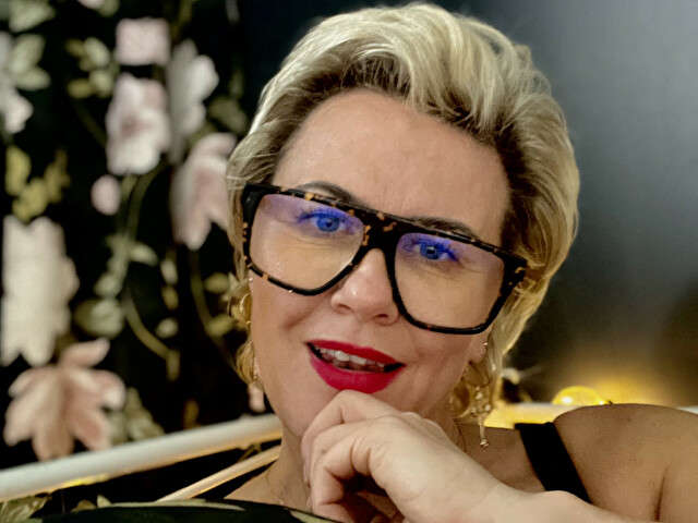 ADELEMILF free sexy photo