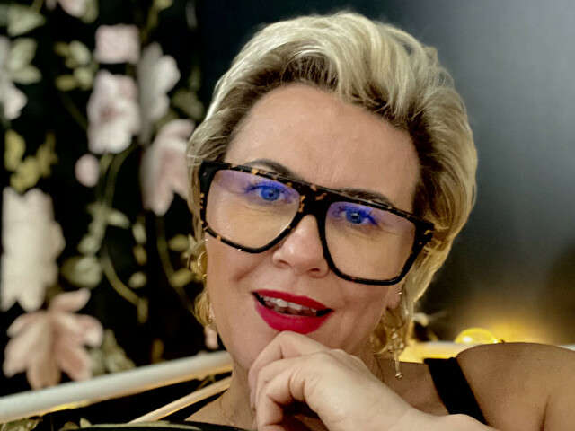 ADELEMILF free sexy photo