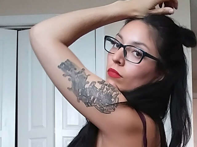 JIZELLEQ free sexy photo