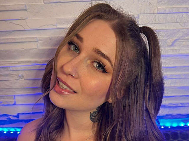 AMBERMAEE free sexy photo
