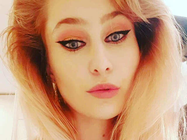 NATASHAROUGE free sexy photo