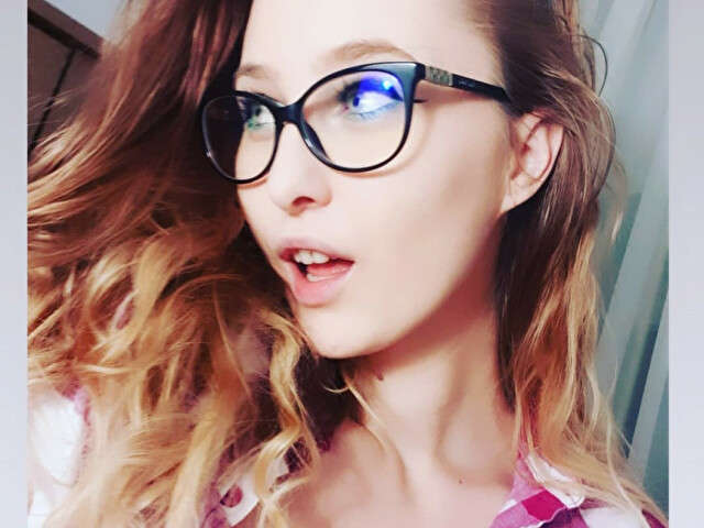 NATASHAROUGE free sexy photo