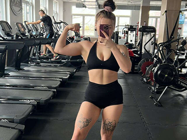 GYMBABE free sexy photo