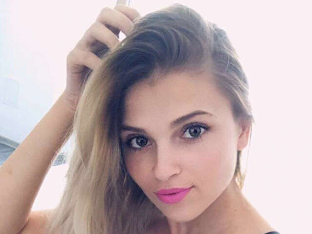 HARLYRED free sexy photo
