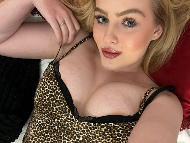 OLIVIABENT free hard sexy photo