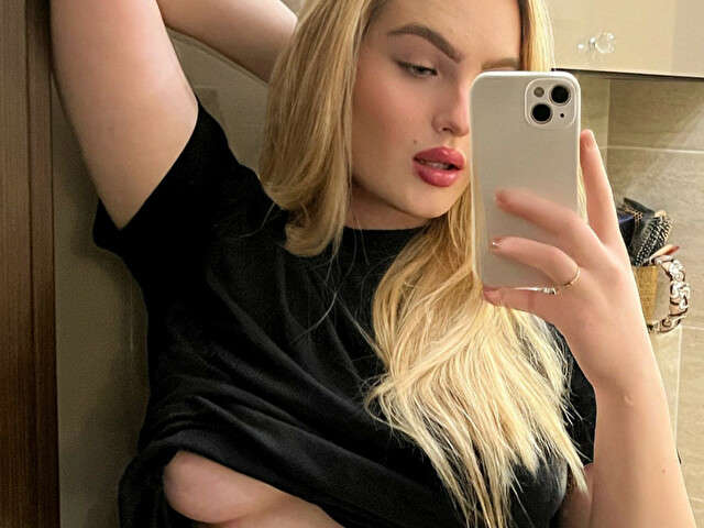 OLIVIABENT free hard sexy photo