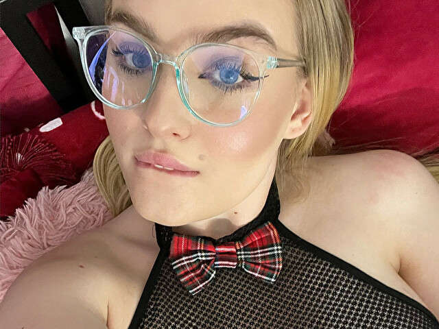OLIVIABENT free sexy photo