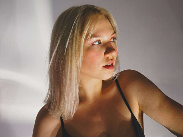 BETTYMOON free sexy photo