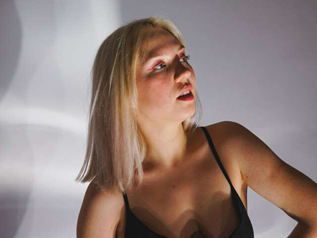 BETTYMOON free sexy photo