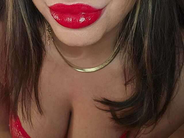 LARIZZA free sexy photo