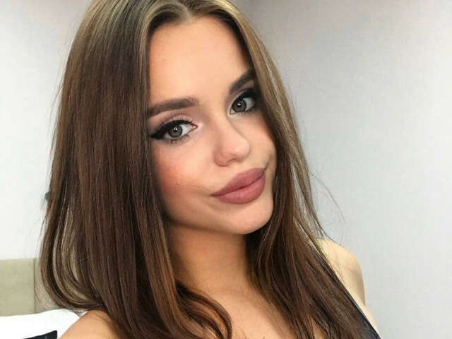 AVELINAFOX free sexy photo