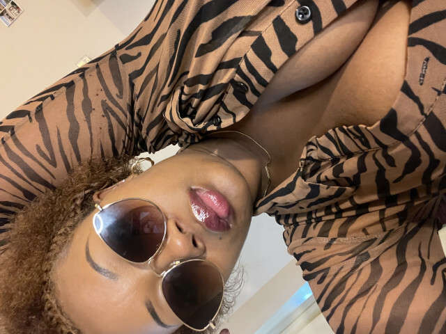 SOSUEDE free sexy photo