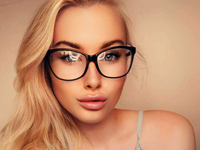BIMBOBARBIEX free sexy photo