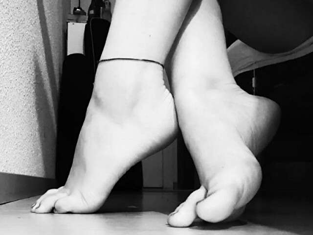 LESLIEFEET free sexy photo