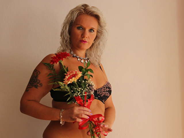 MARGARETE free sexy photo
