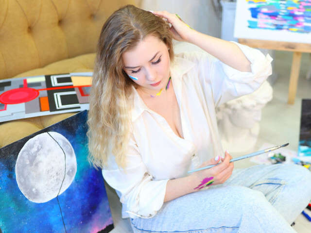 LOVECHARIOT free sexy photo
