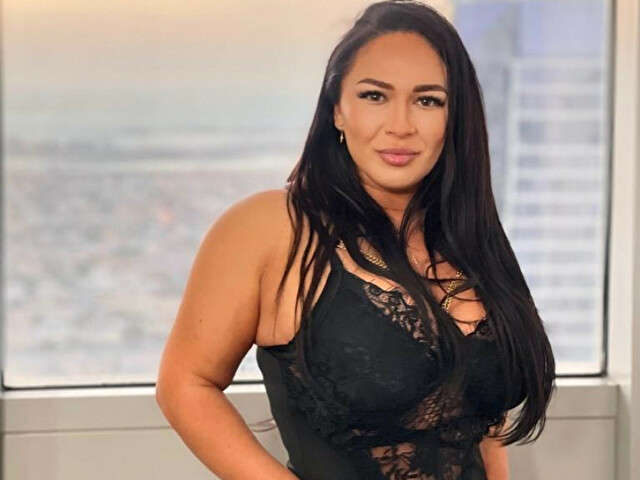 KHLOEAVERNN free sexy photo