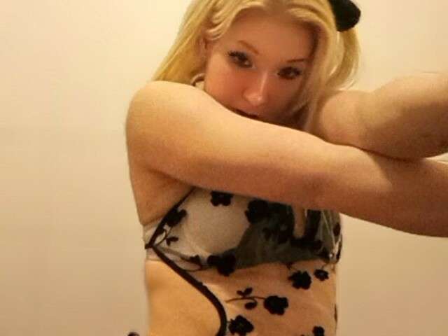 FLEXIBELE free sexy photo