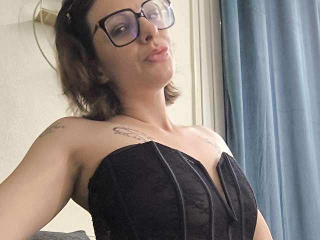 CERISE132 free sexy photo