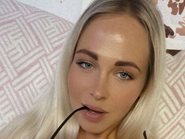 ALICESPORT25 free sexy photo