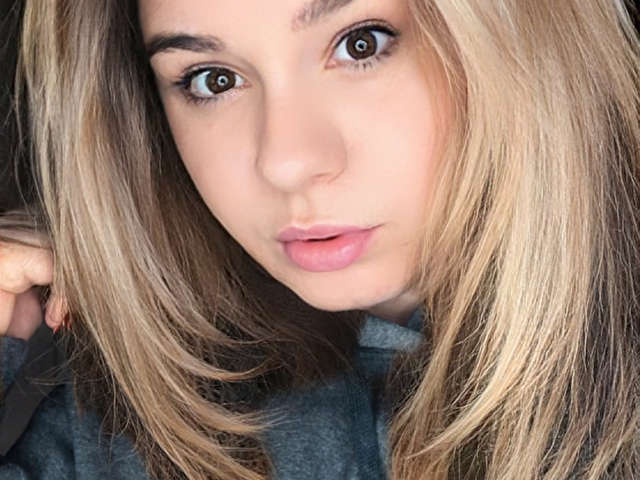 ADORABLE free sexy photo