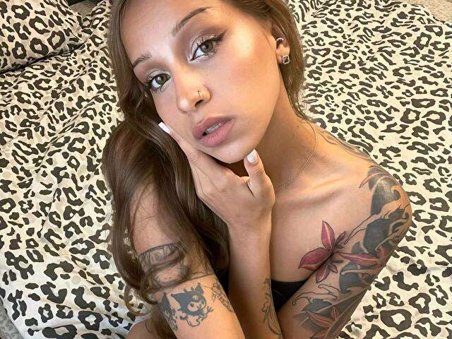 DINAHOT free sexy photo