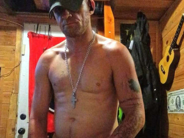 LUKEKARAS free sexy photo