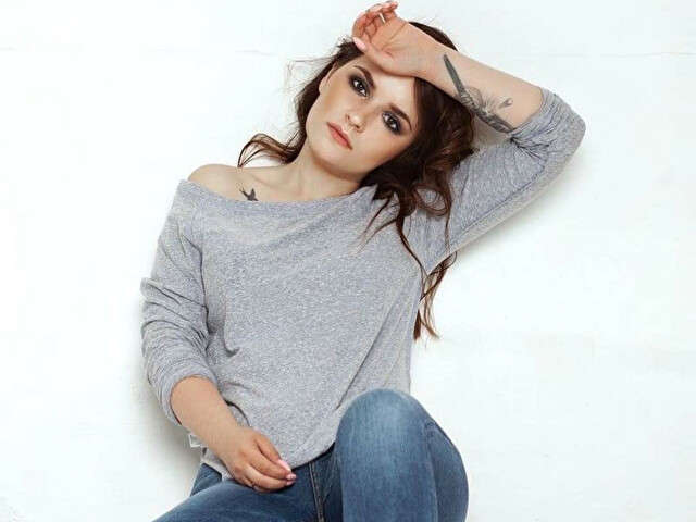 LINERAPITTS free sexy photo