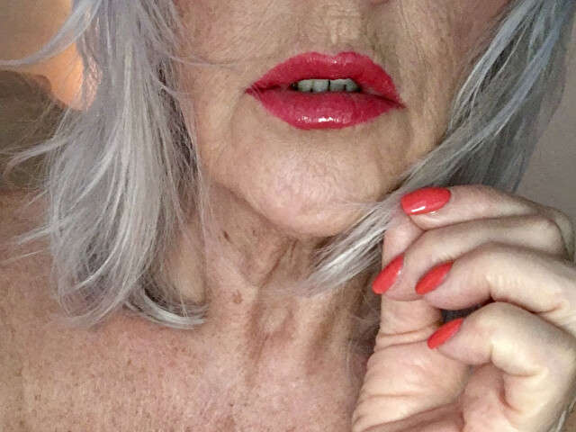 MATUREBLONDE free sexy photo