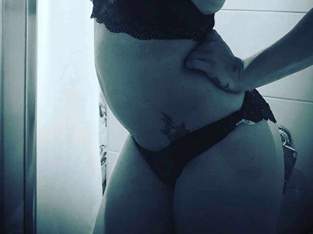 INAYA free hard sexy photo