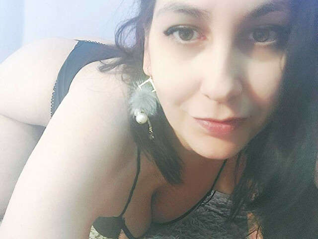 SULTRYMILF free sexy photo