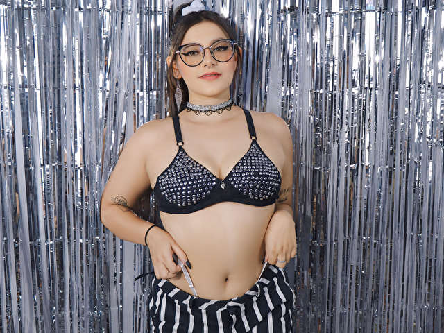 ZOEBELLE free sexy photo
