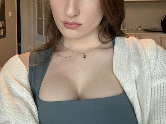 OLIVIAAA free hard sexy photo