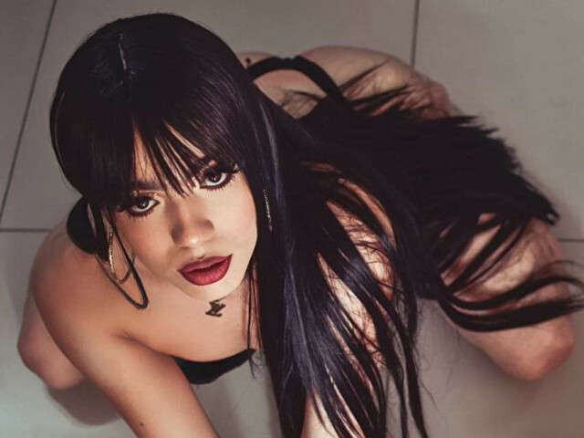 VALEBRATZ free sexy photo