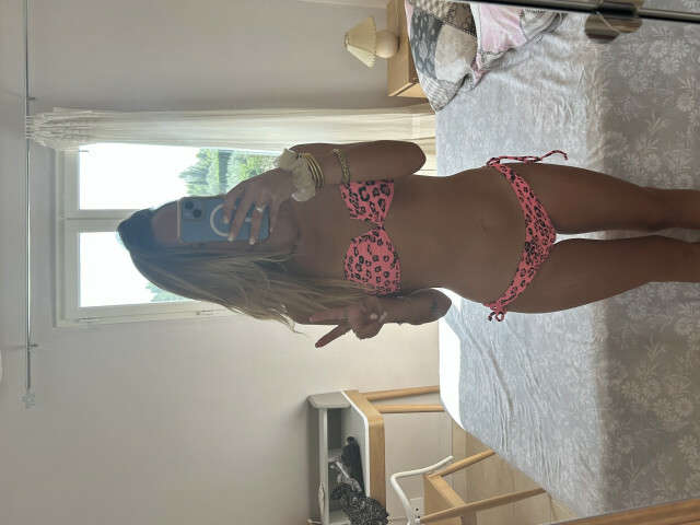 SEXYCHOUPS free sexy photo