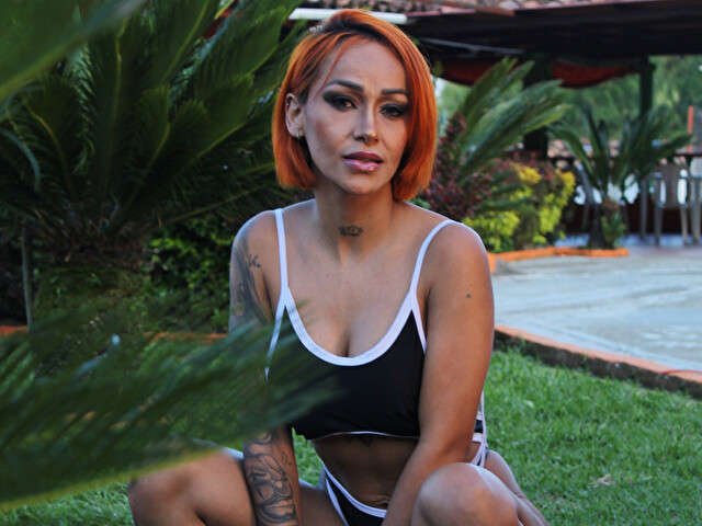 MIABRUNETTE free sexy photo