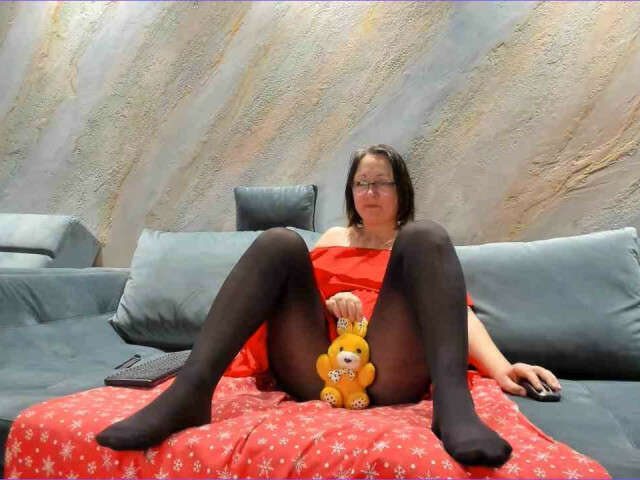 YOLLY84 free sexy photo