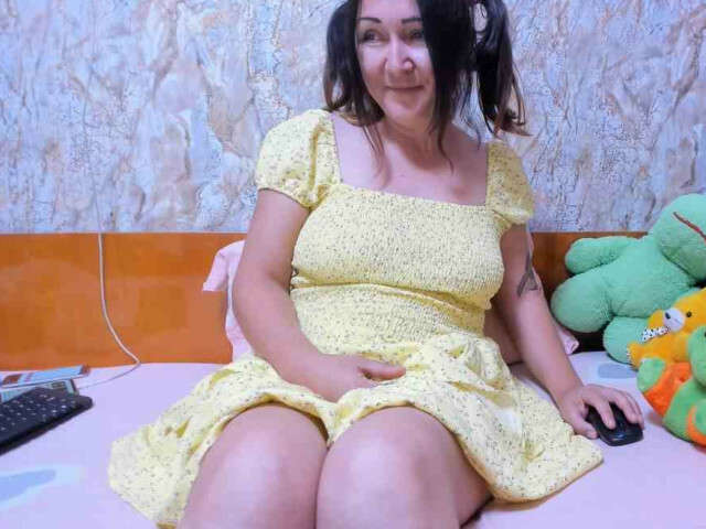 YOLLY84 free sexy photo